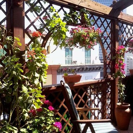 Casa Di Paola Apartment Napoli Bagian luar foto